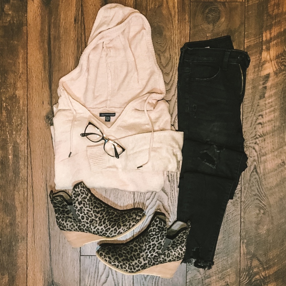 American Eagle Patterned Hoodie Sweater